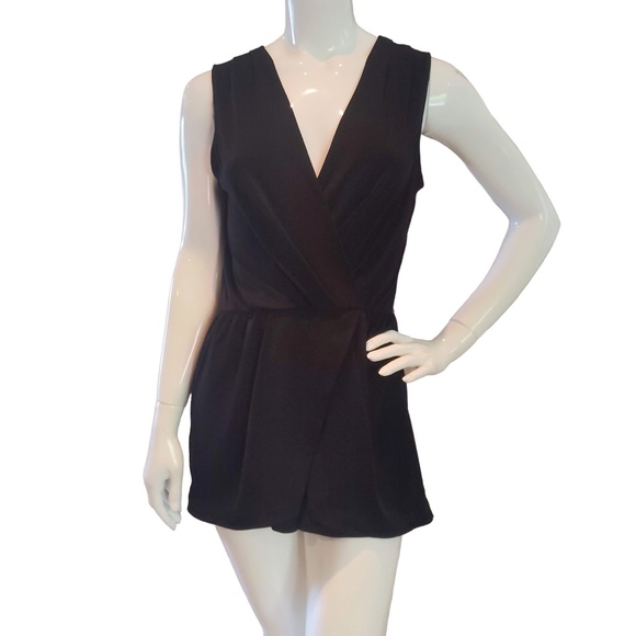BCBGeneration Black Sleeveless V Neck Romper Shorts - Picture 3 of 12